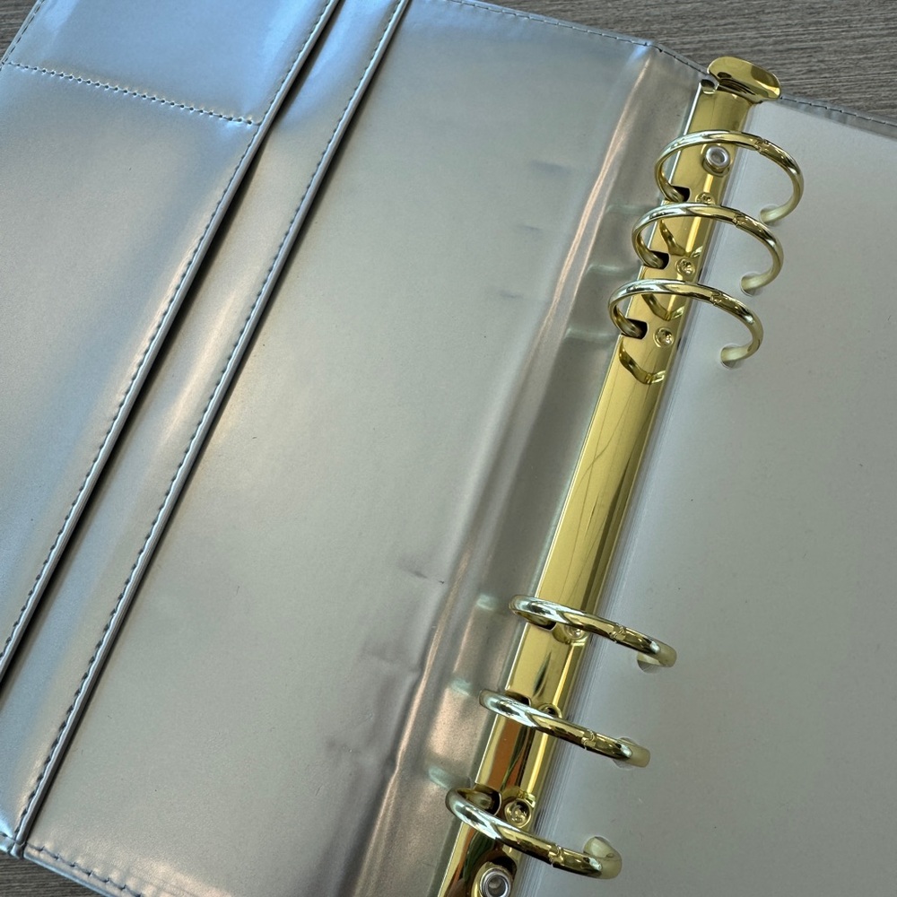 STIL Space Silver A5, 6-ring Planner Binder - Picture 4 of 8